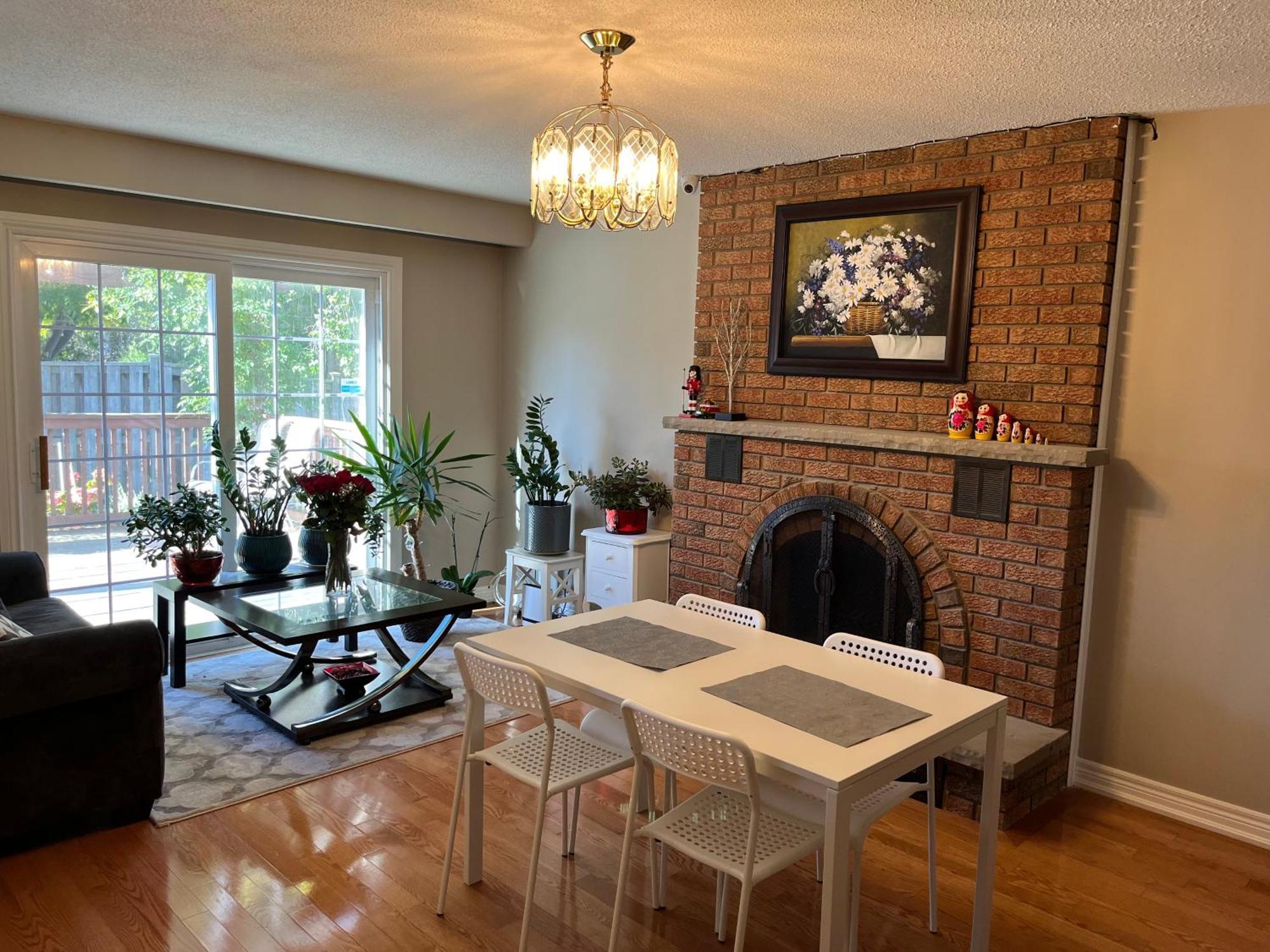 Comfort Rooms Near Toronto Airport ميسيسوجا المظهر الخارجي الصورة