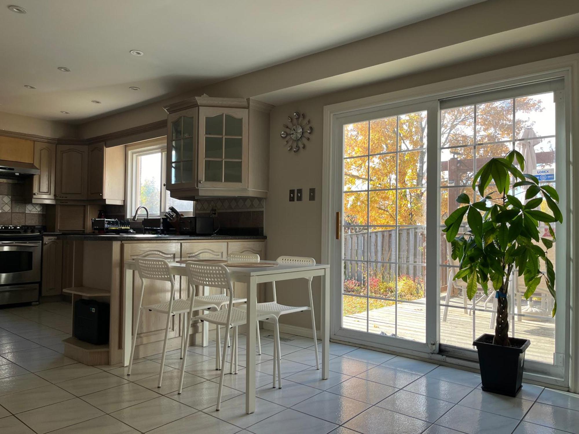 Comfort Rooms Near Toronto Airport ميسيسوجا المظهر الخارجي الصورة